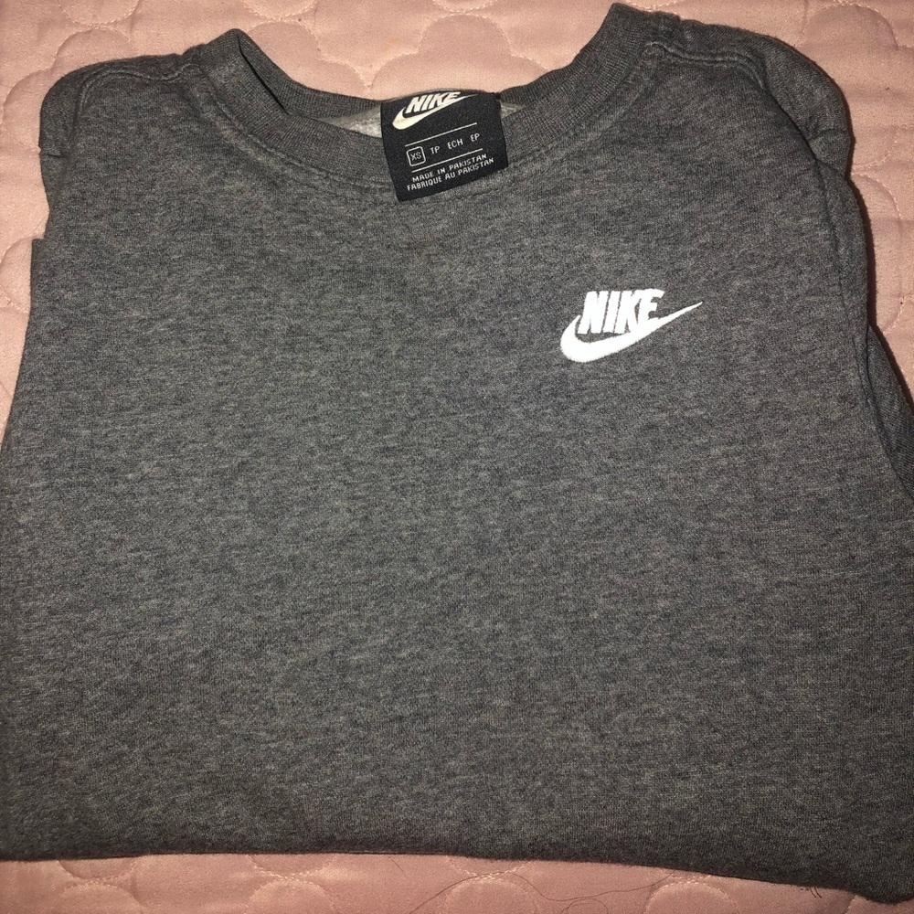 nike crew neck